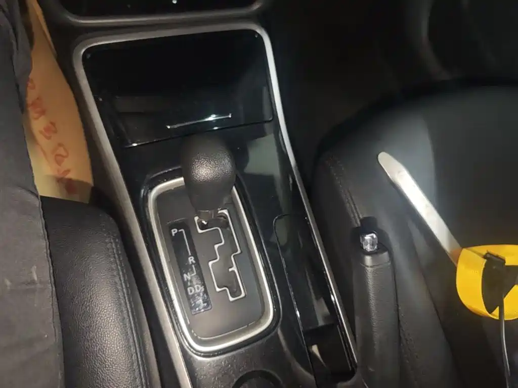 Mitsubishi Outlander — фото 14