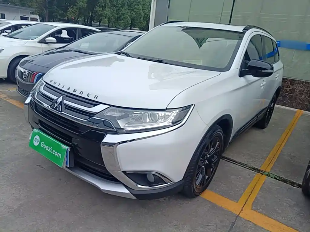 Mitsubishi Outlander — фото 2