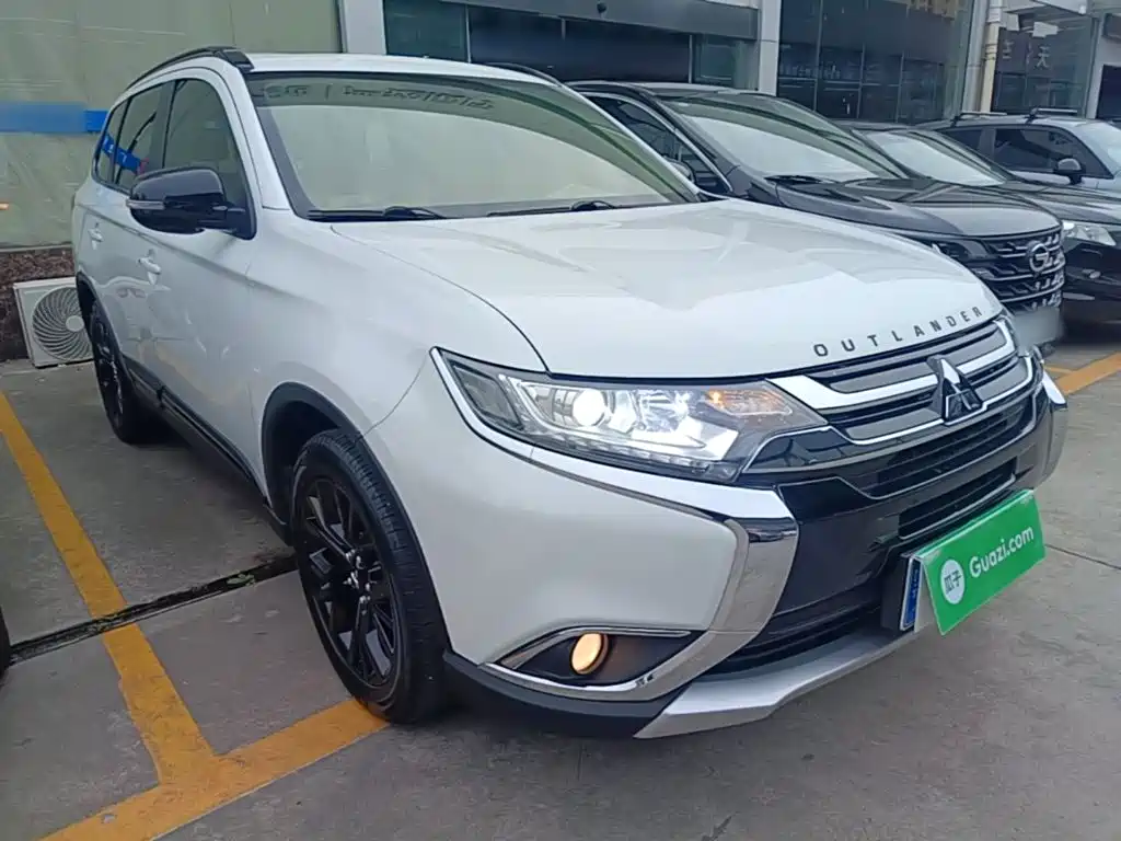 Mitsubishi Outlander — фото 4