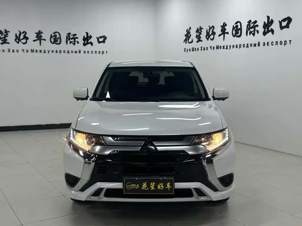 Mitsubishi Outlander — фото 2