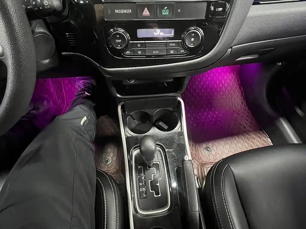 Mitsubishi Outlander — фото 17