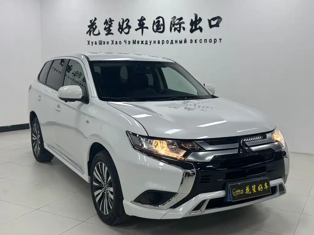 Mitsubishi Outlander — фото 3