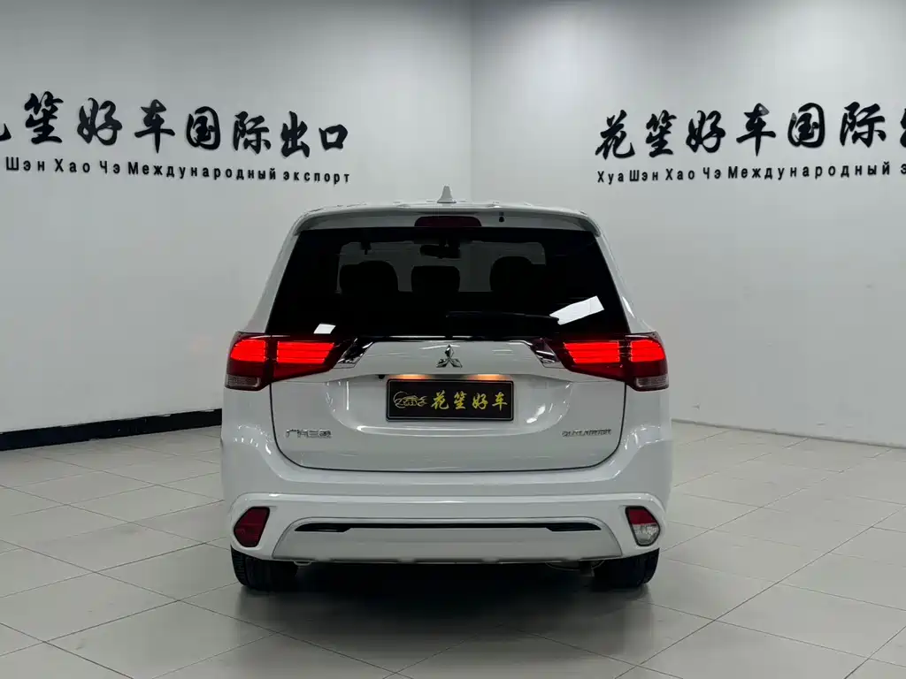 Mitsubishi Outlander — фото 5