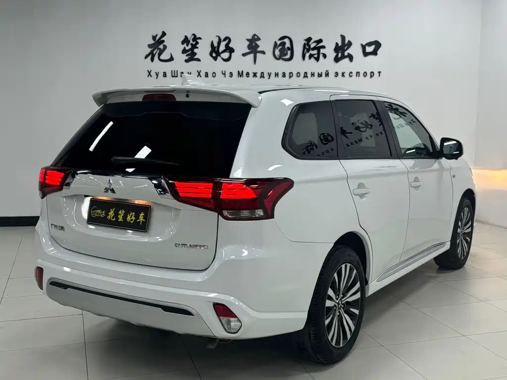 Mitsubishi Outlander — фото 6