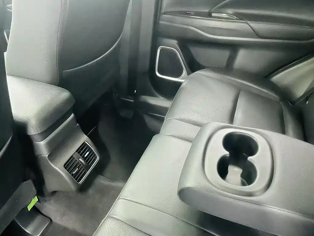 Mitsubishi Outlander — фото 11