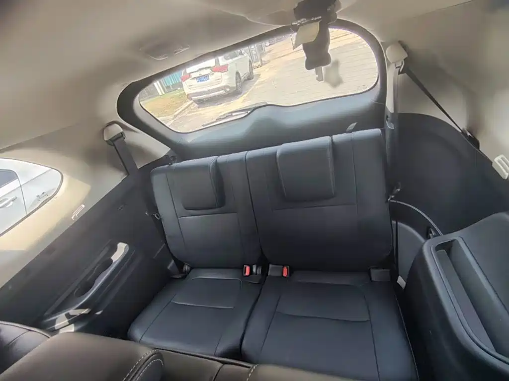 Mitsubishi Outlander — фото 13
