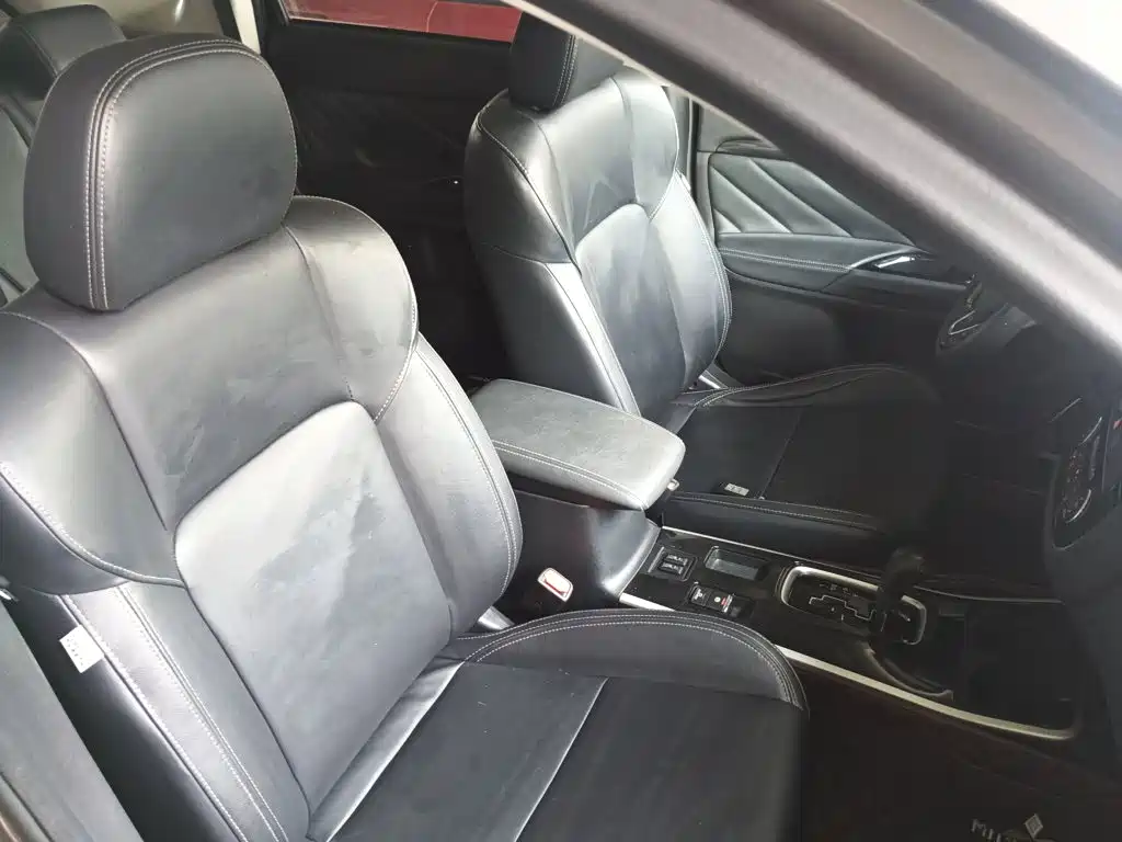 Mitsubishi Outlander — фото 20