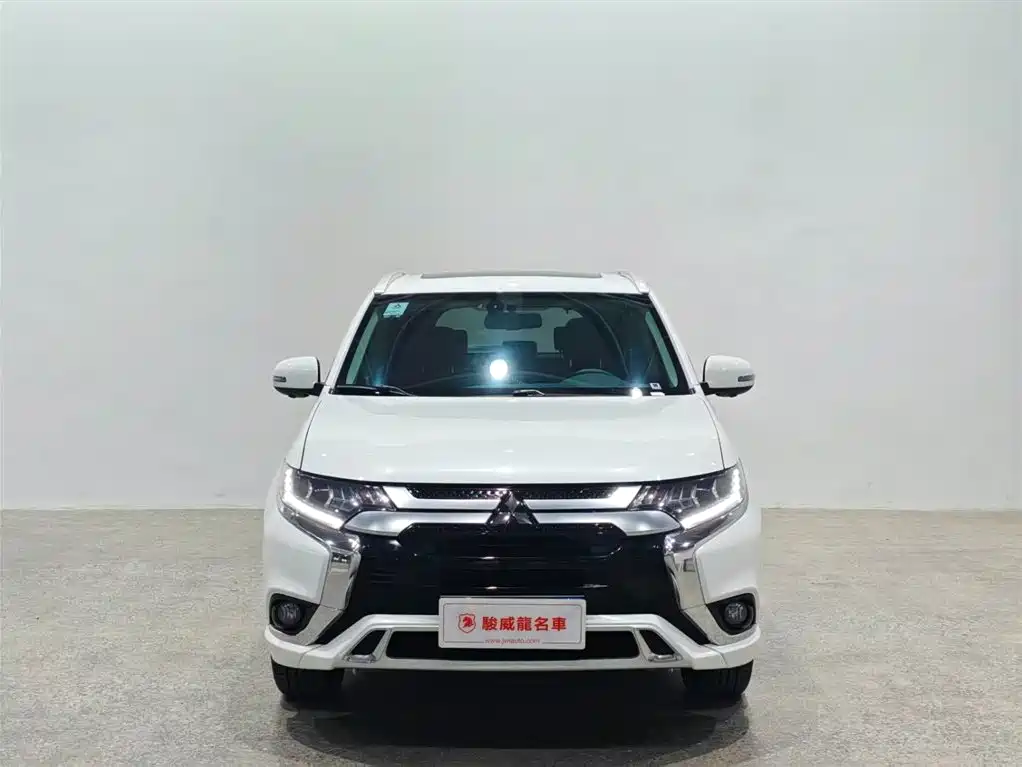 Mitsubishi Outlander — фото 2