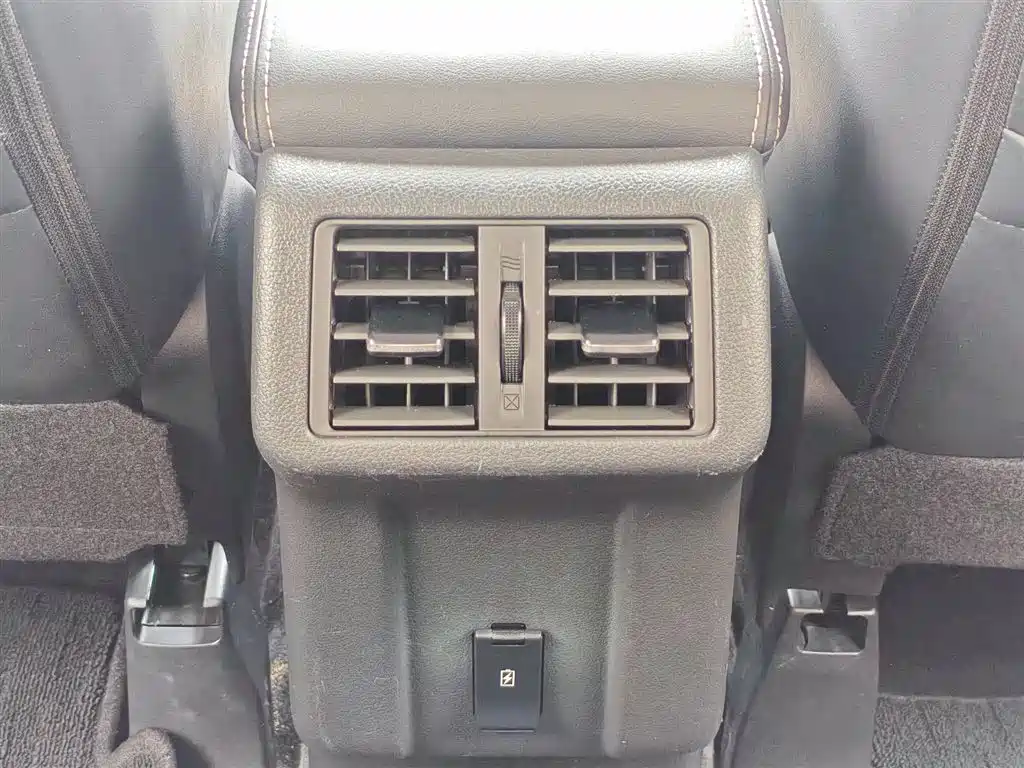 Mitsubishi Outlander — фото 24