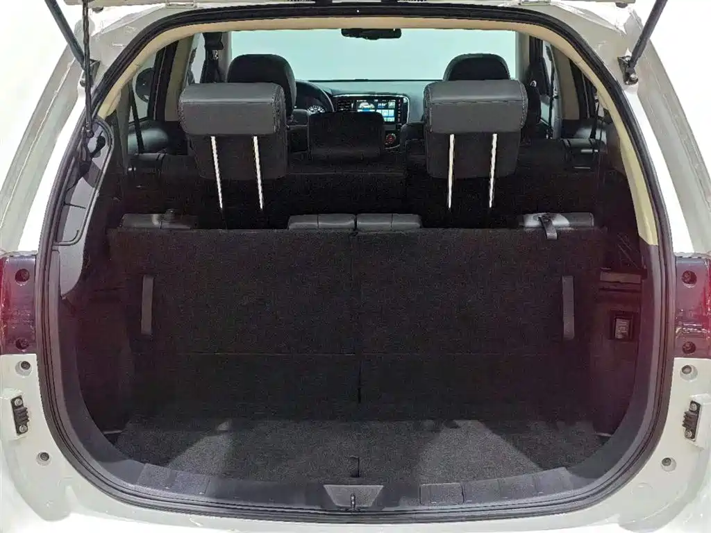 Mitsubishi Outlander — фото 26