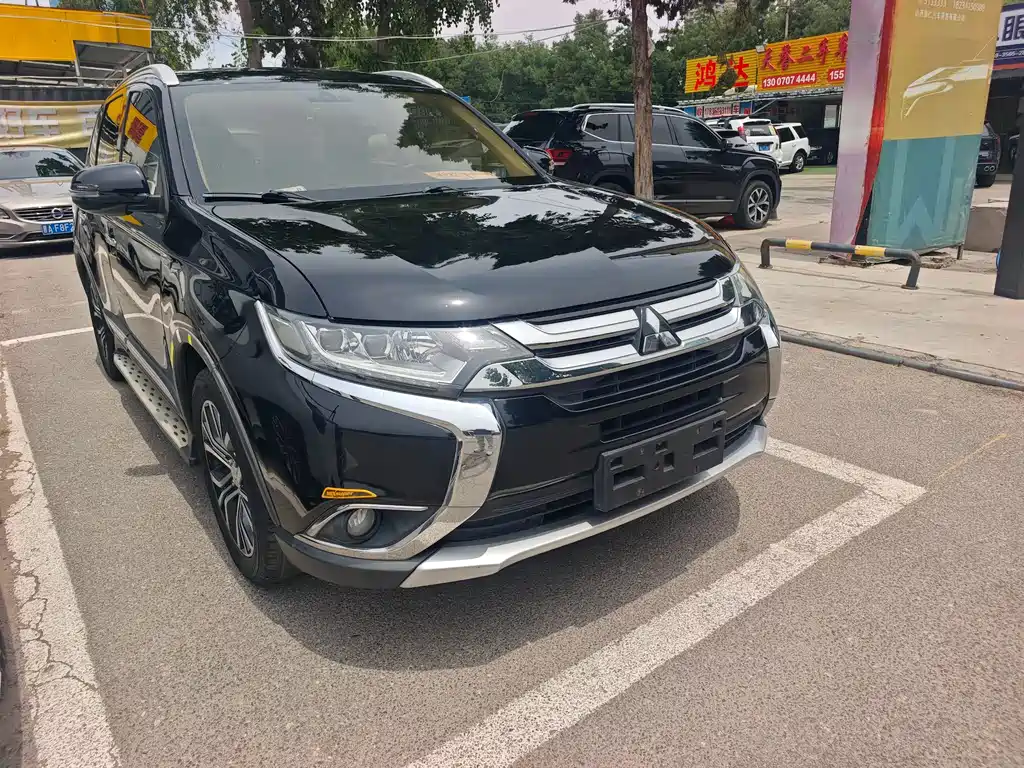 Mitsubishi Outlander — фото 3