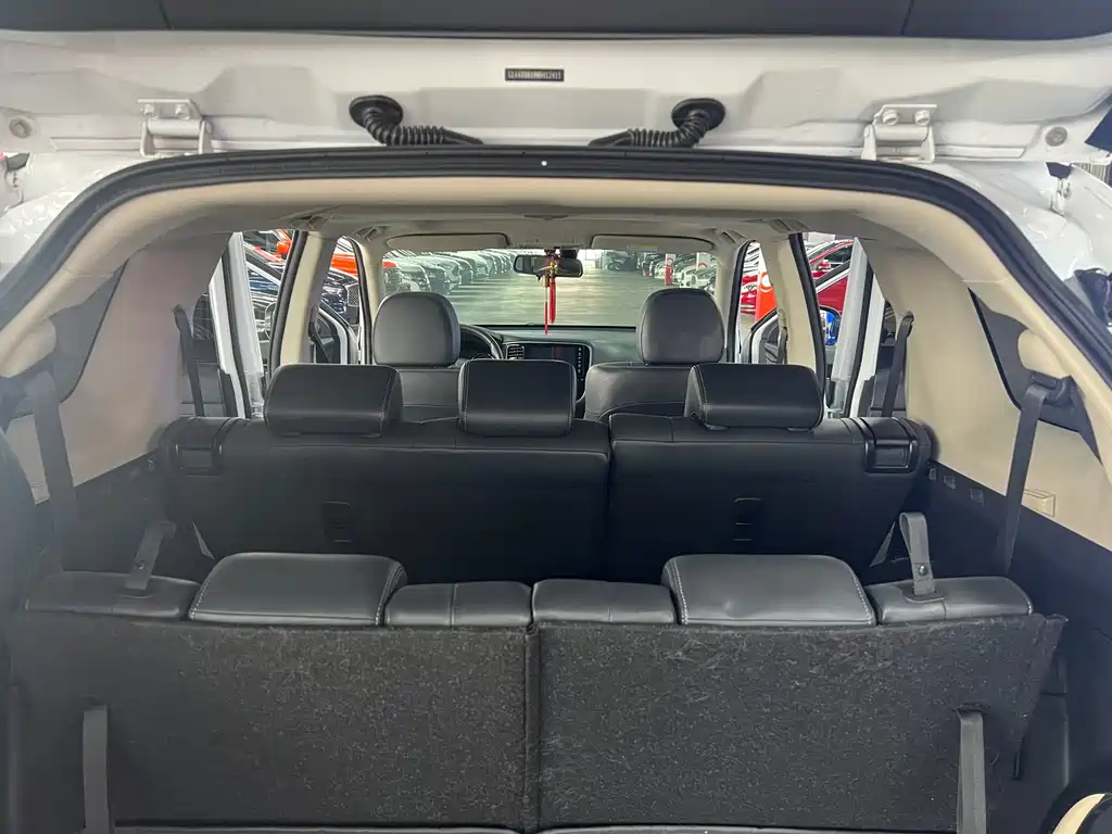 Mitsubishi Outlander — фото 13