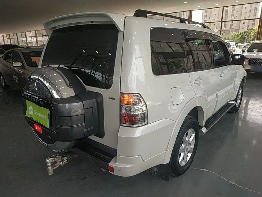 Mitsubishi Pajero (Import) — фото 7