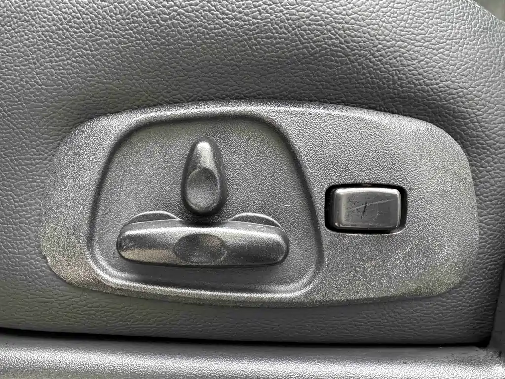 Mitsubishi Pajero (Import) — фото 15