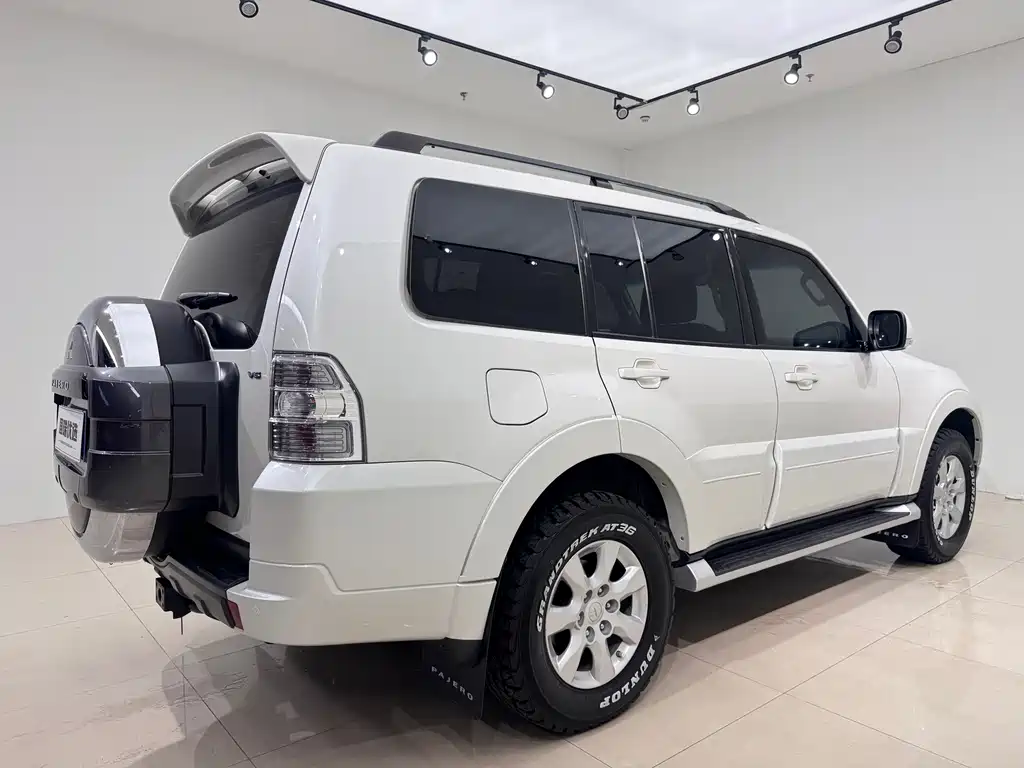 Mitsubishi Pajero (Import) — фото 4