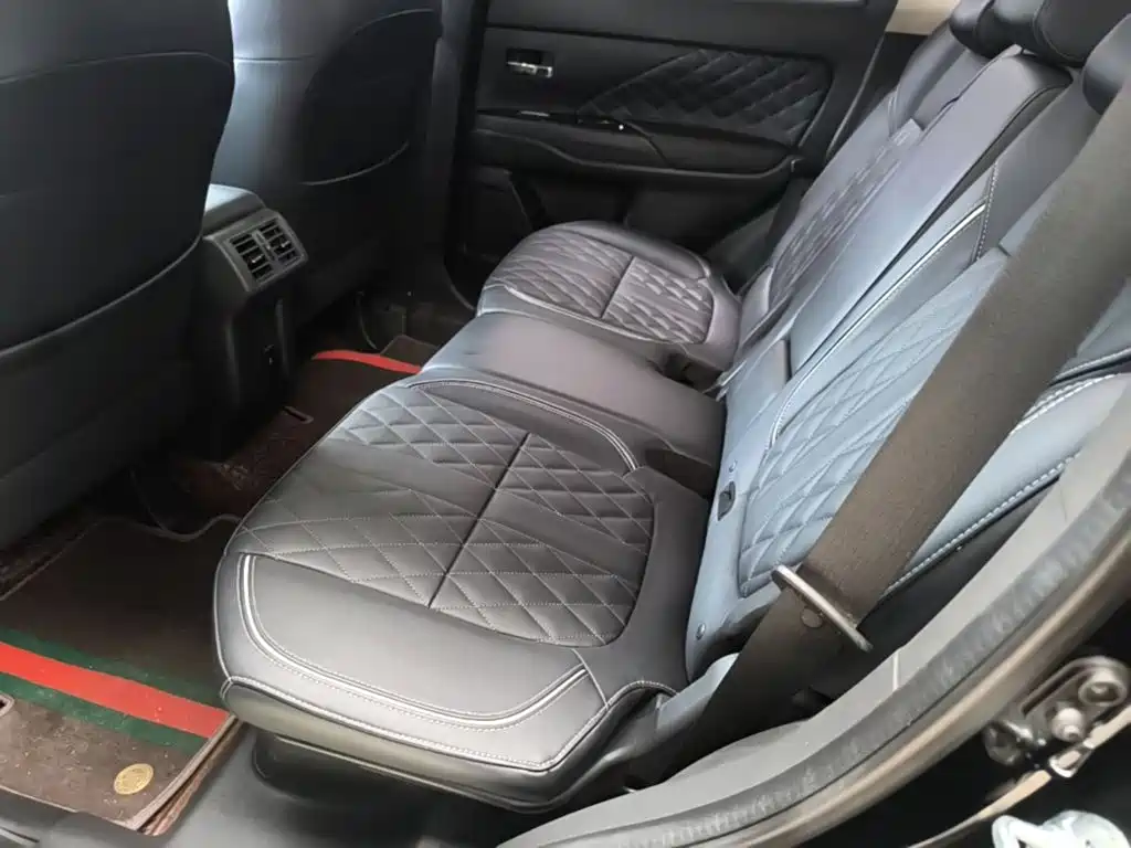 Mitsubishi Outlander — фото 13