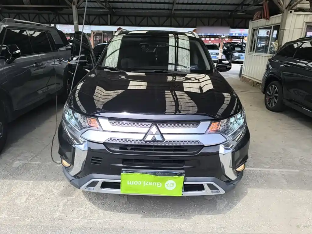 Mitsubishi Outlander — фото 3