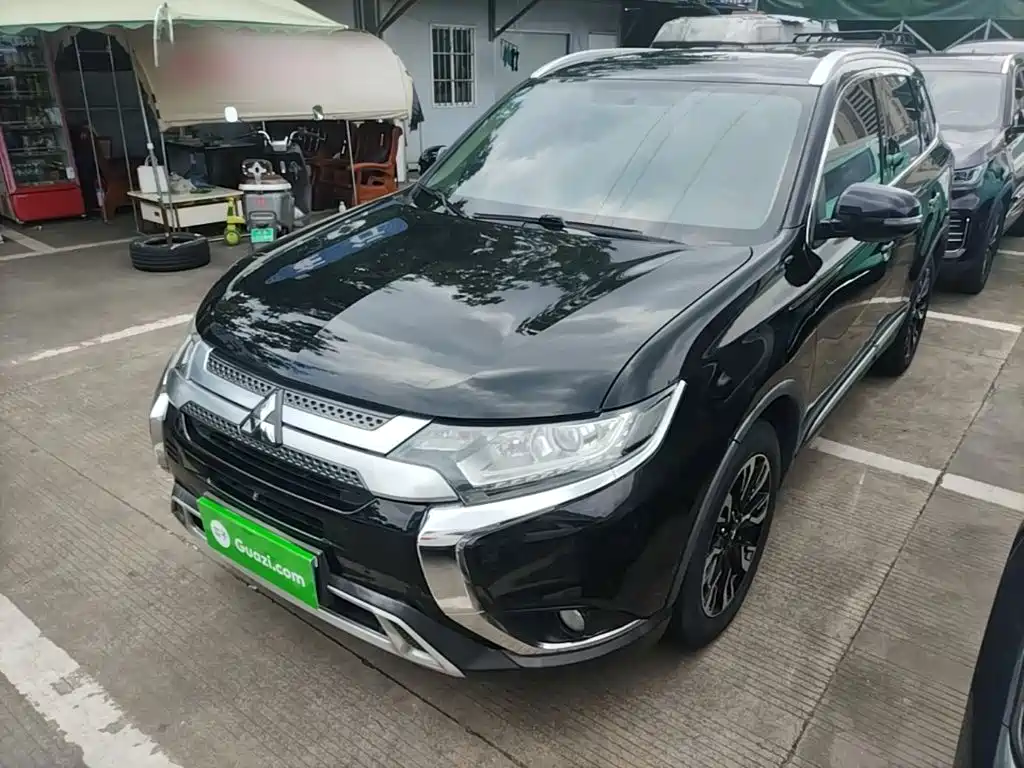 Mitsubishi Outlander — фото 2