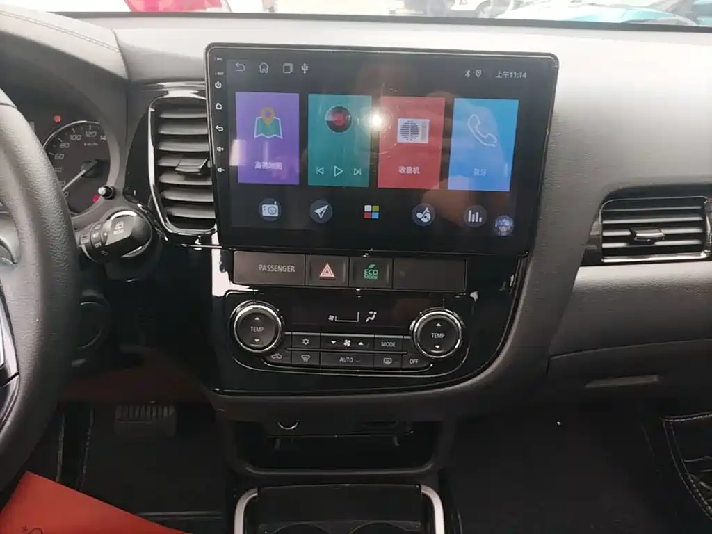 Mitsubishi Outlander — фото 13