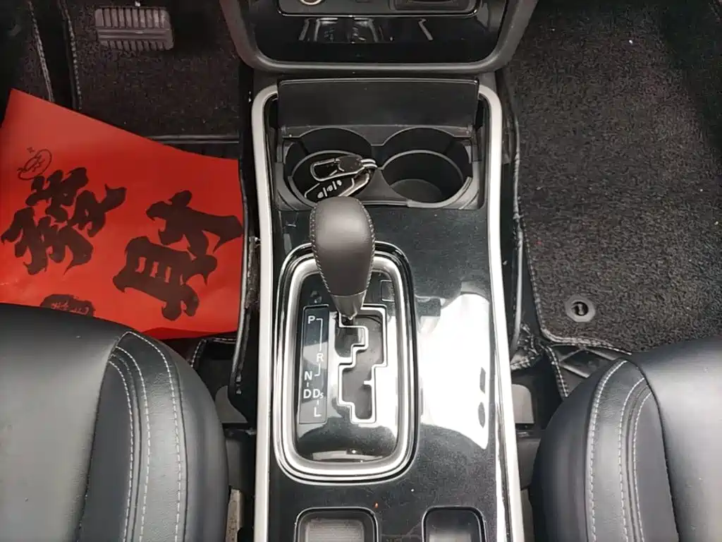 Mitsubishi Outlander — фото 14