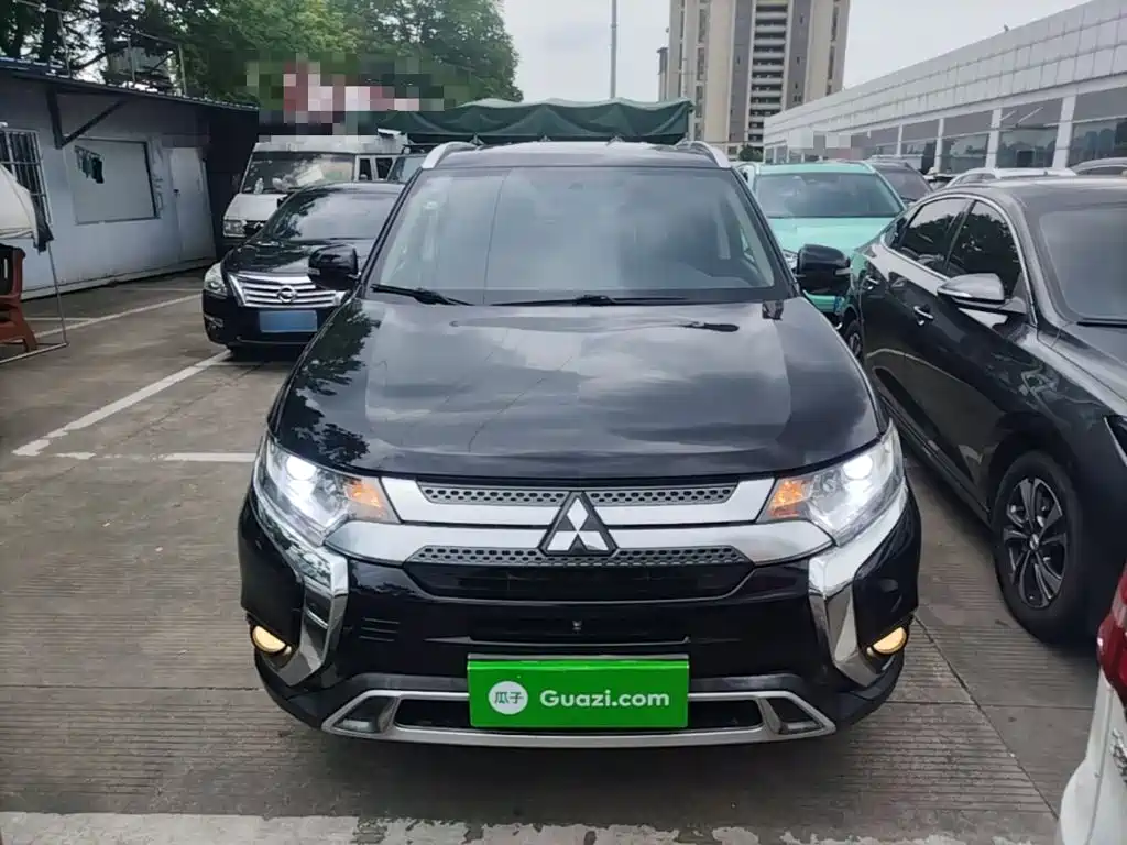 Mitsubishi Outlander — фото 3