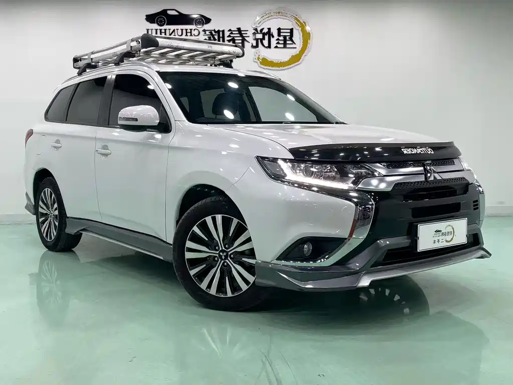 Mitsubishi Outlander — фото 3