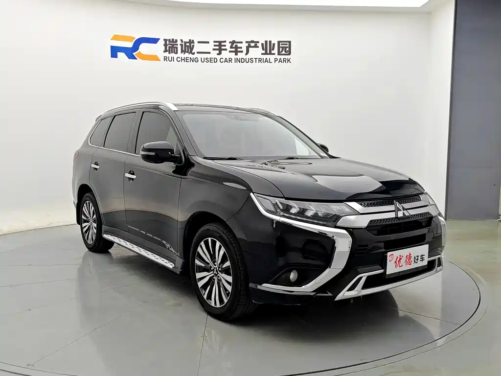 Mitsubishi Outlander — фото 17