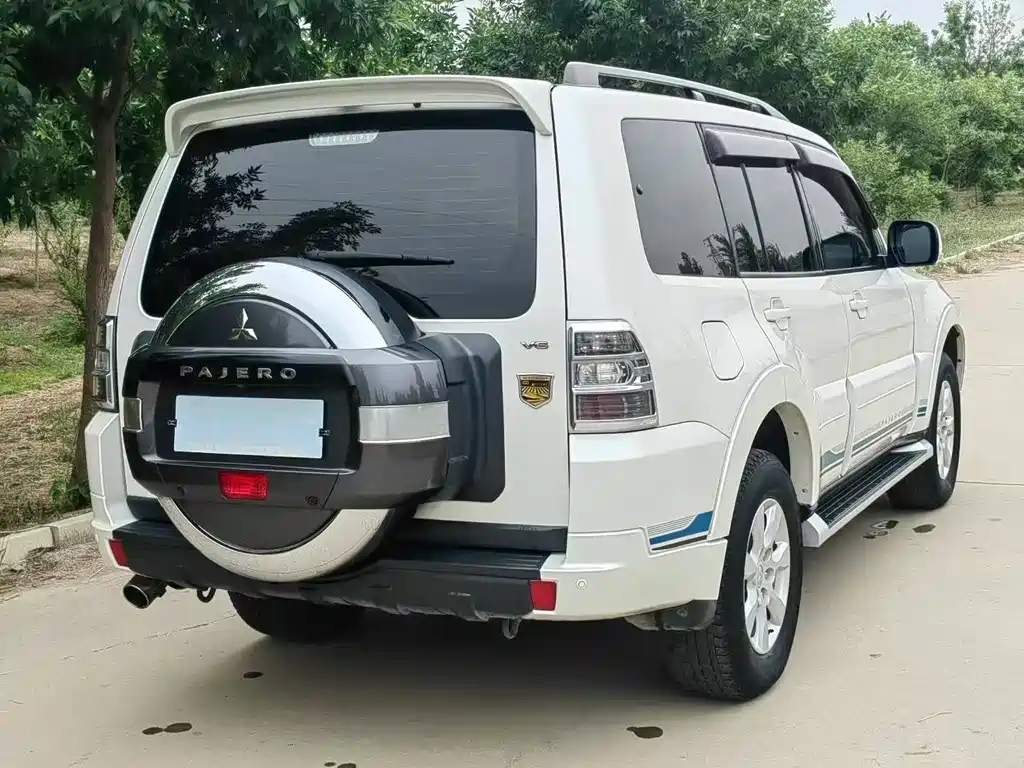 Mitsubishi Pajero (Import) — фото 5
