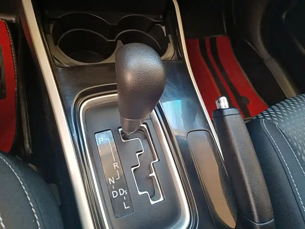 Mitsubishi Outlander — фото 14