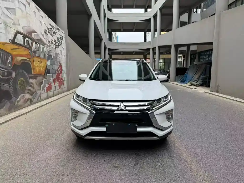Mitsubishi Eclipse Cross — фото 2