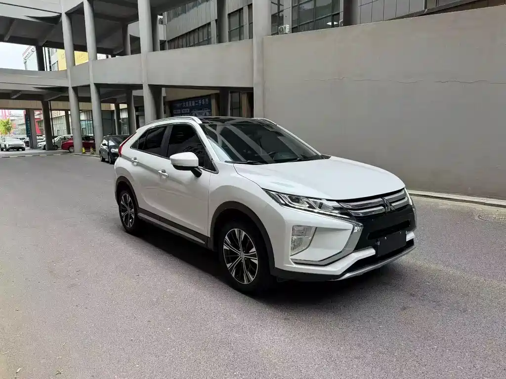 Mitsubishi Eclipse Cross — фото 3