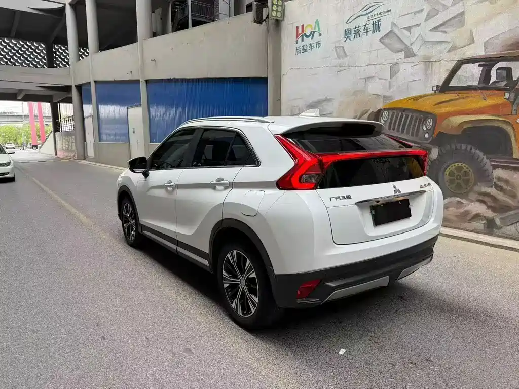 Mitsubishi Eclipse Cross — фото 4