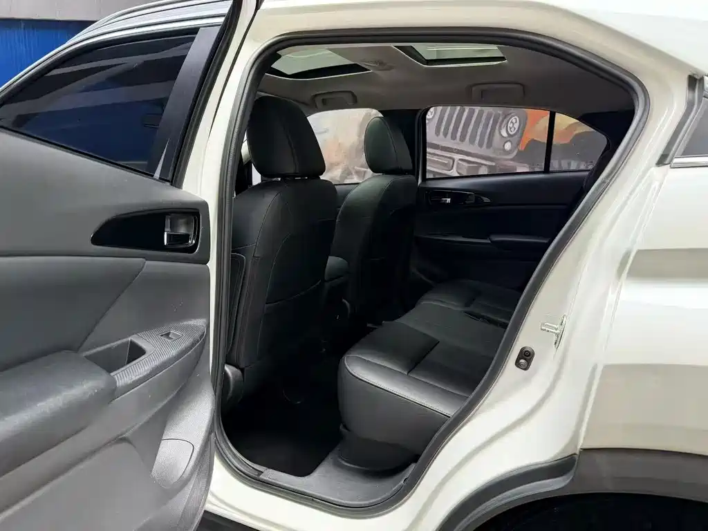 Mitsubishi Eclipse Cross — фото 8