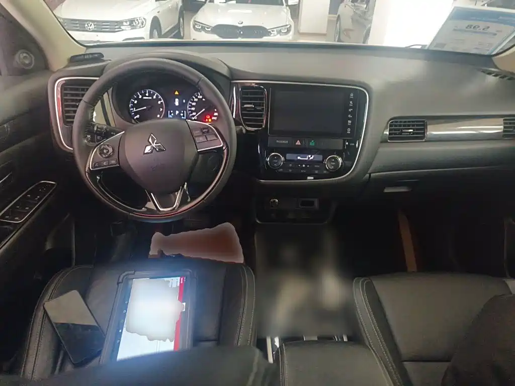 Mitsubishi Outlander — фото 6