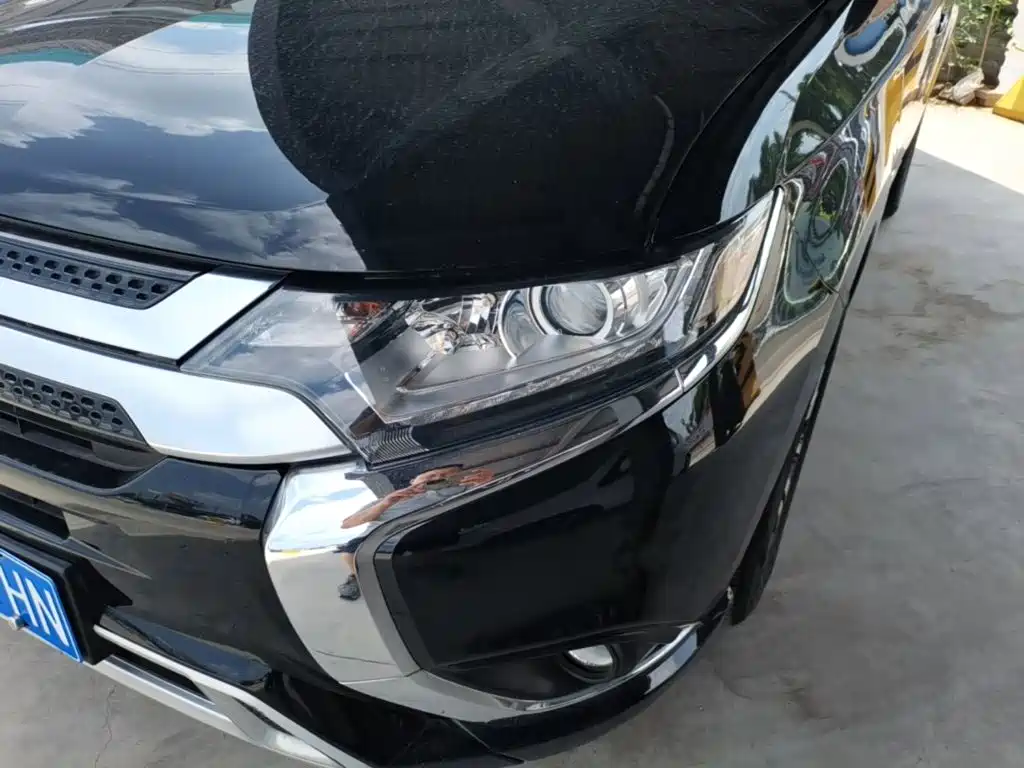 Mitsubishi Outlander — фото 24