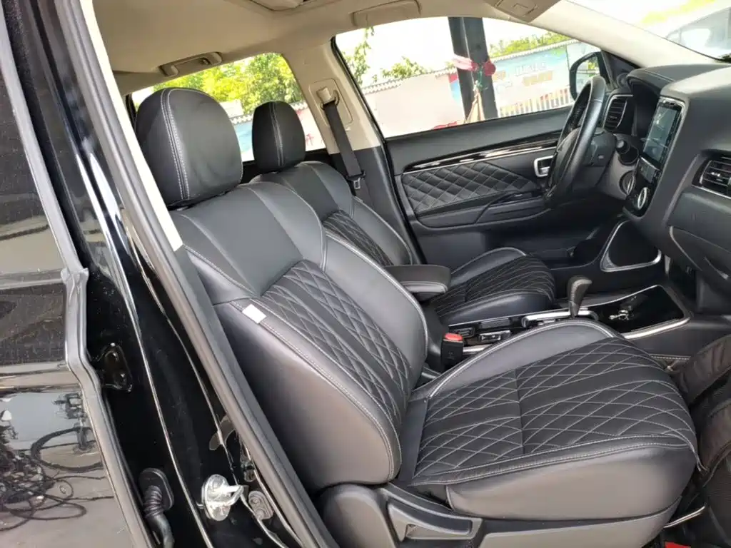 Mitsubishi Outlander — фото 25
