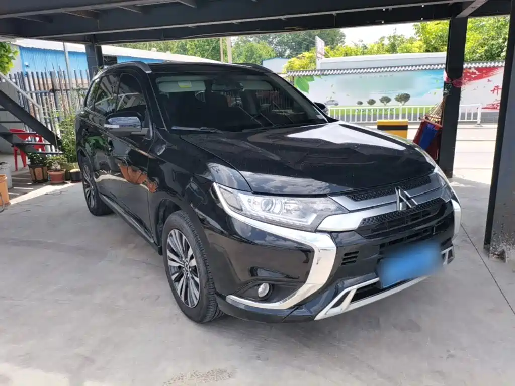 Mitsubishi Outlander — фото 4