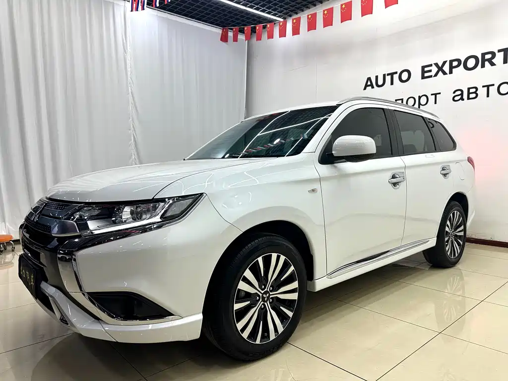 Mitsubishi Outlander — фото 2