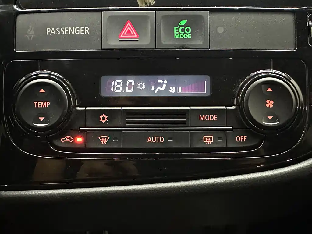 Mitsubishi Outlander — фото 15