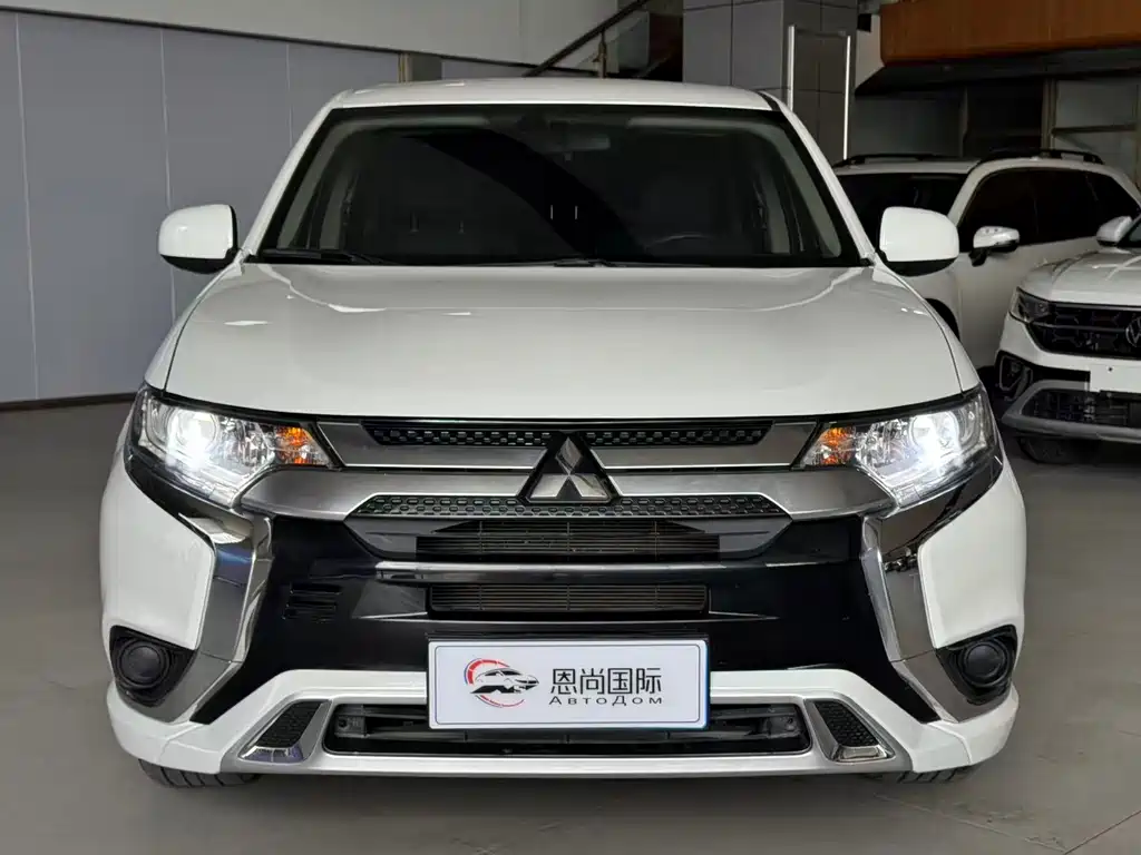 Mitsubishi Outlander — фото 2