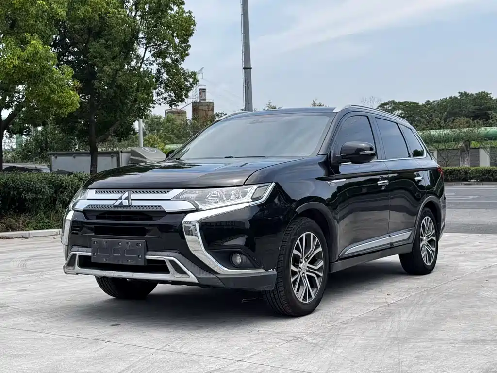 Mitsubishi Outlander — фото 3