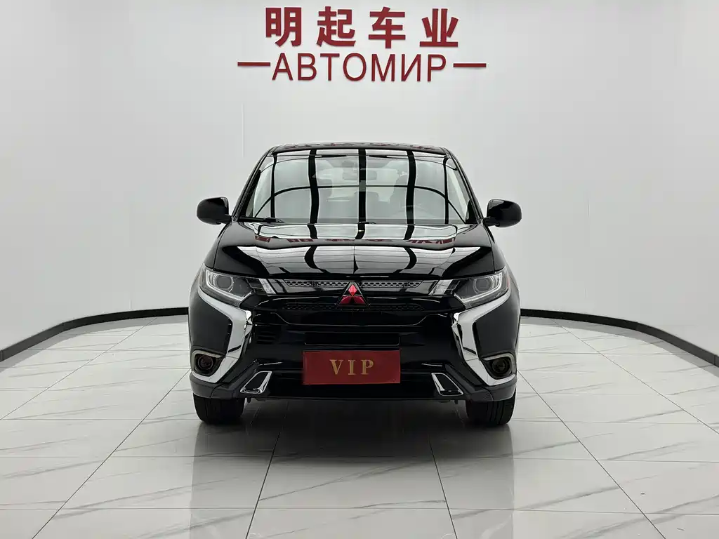 Mitsubishi Outlander — фото 2