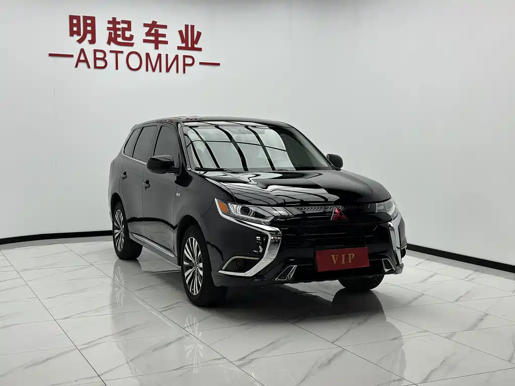 Mitsubishi Outlander — фото 3