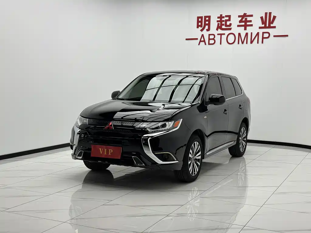 Mitsubishi Outlander — фото 4