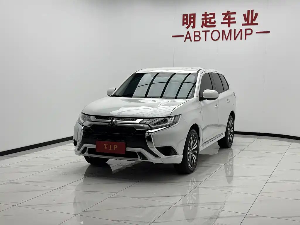Mitsubishi Outlander — фото 4