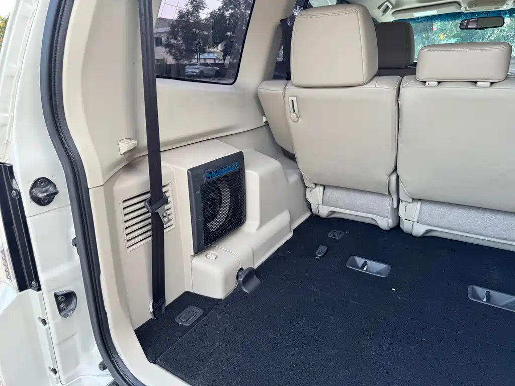 Mitsubishi Pajero (Import) — фото 15