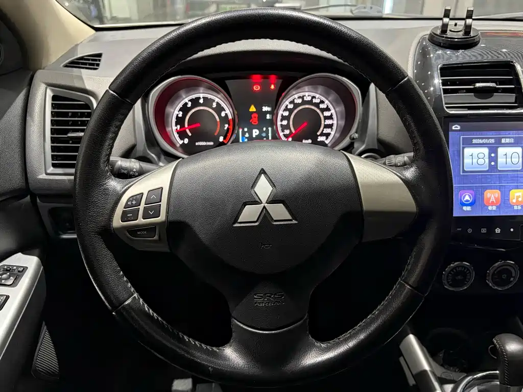 Mitsubishi ASX — фото 10