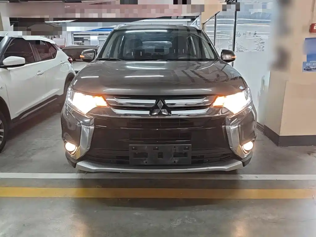 Mitsubishi Outlander — фото 3