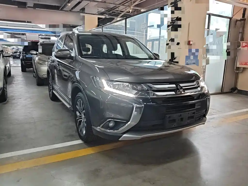 Mitsubishi Outlander — фото 4