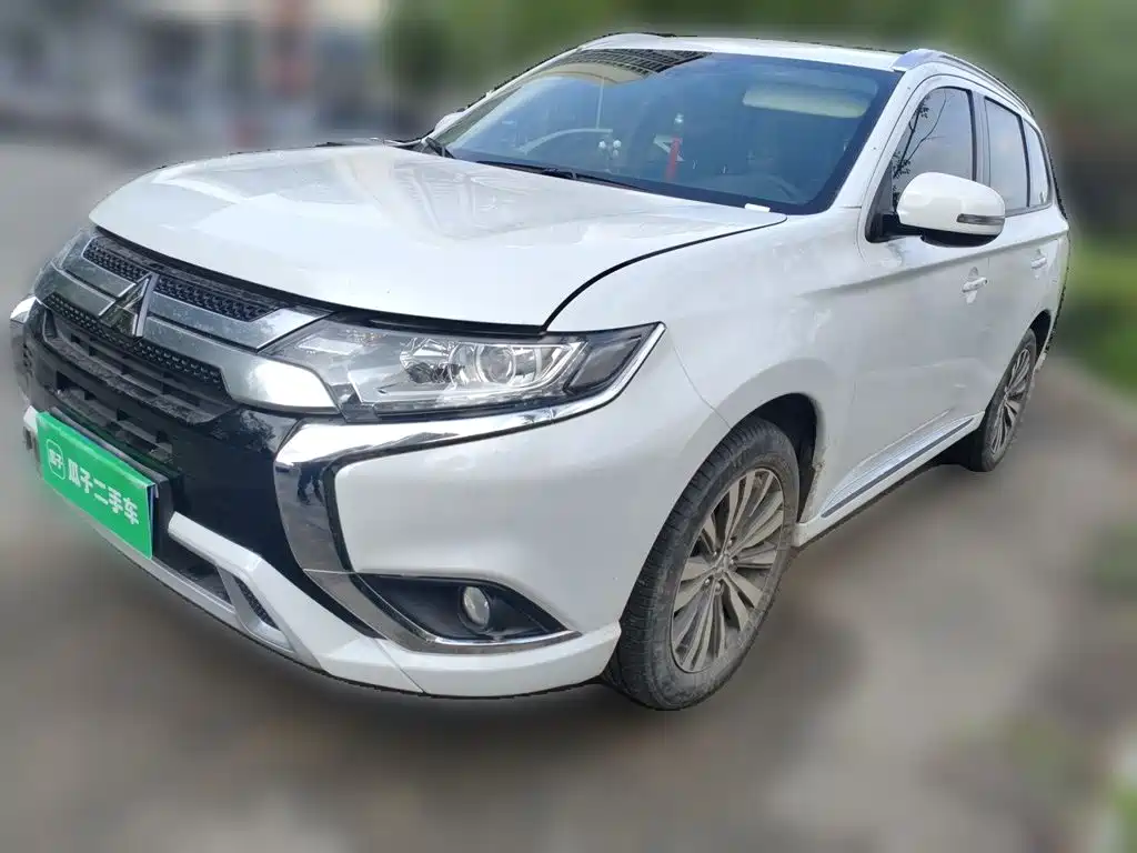 Mitsubishi Outlander — фото 2